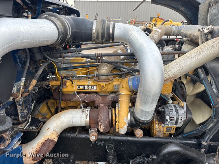 image for item EG1806 2000 Freightliner Classic dump truck