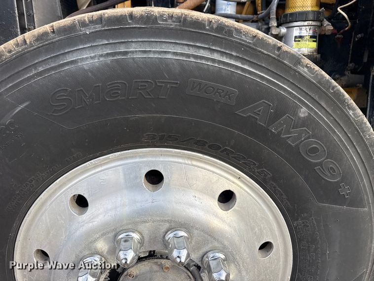 image for item EG1806 2000 Freightliner Classic dump truck