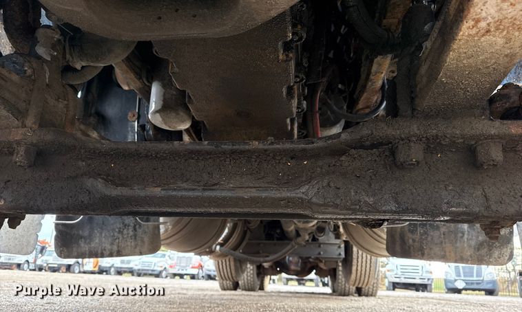 image for item EG1806 2000 Freightliner Classic dump truck