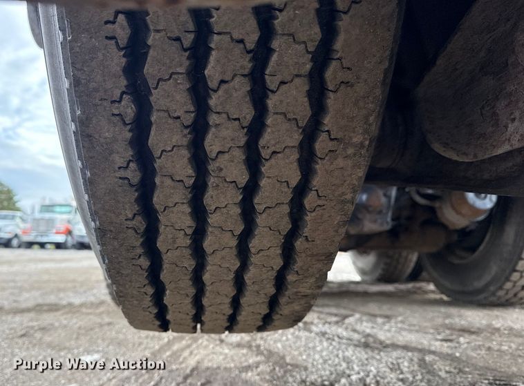 image for item EG1806 2000 Freightliner Classic dump truck