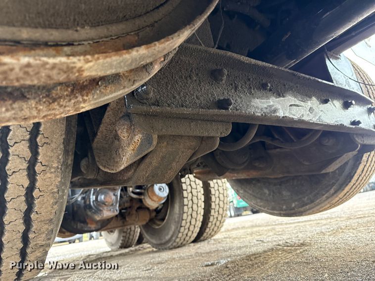 image for item EG1806 2000 Freightliner Classic dump truck