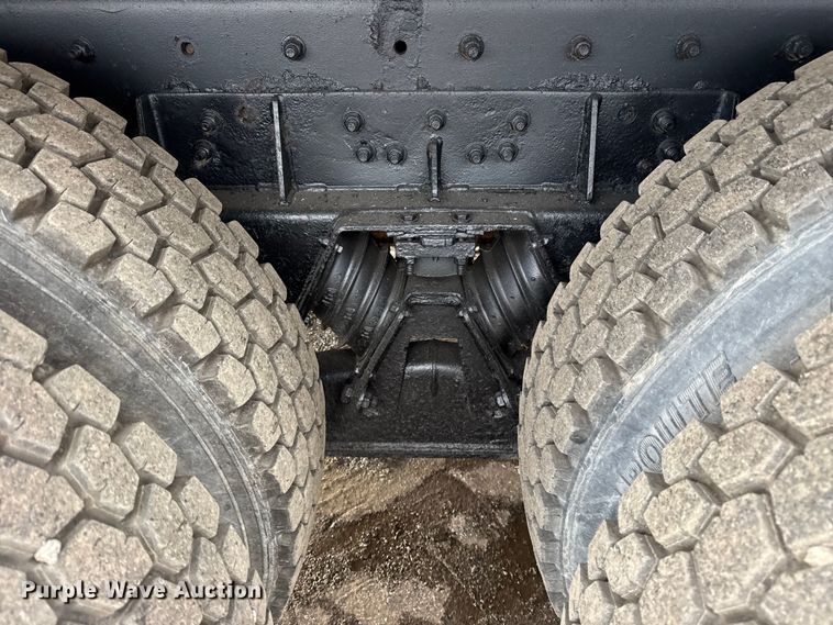 image for item EG1806 2000 Freightliner Classic dump truck