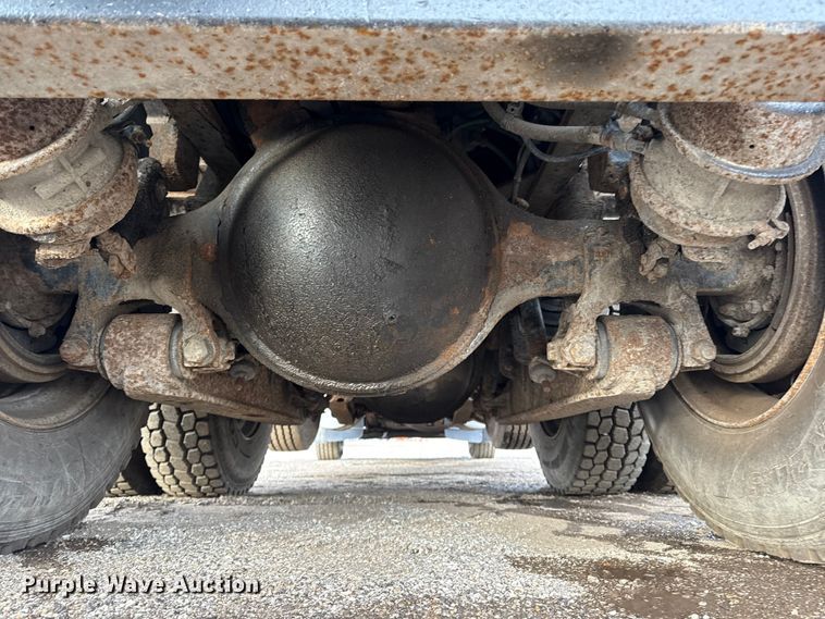 image for item EG1806 2000 Freightliner Classic dump truck