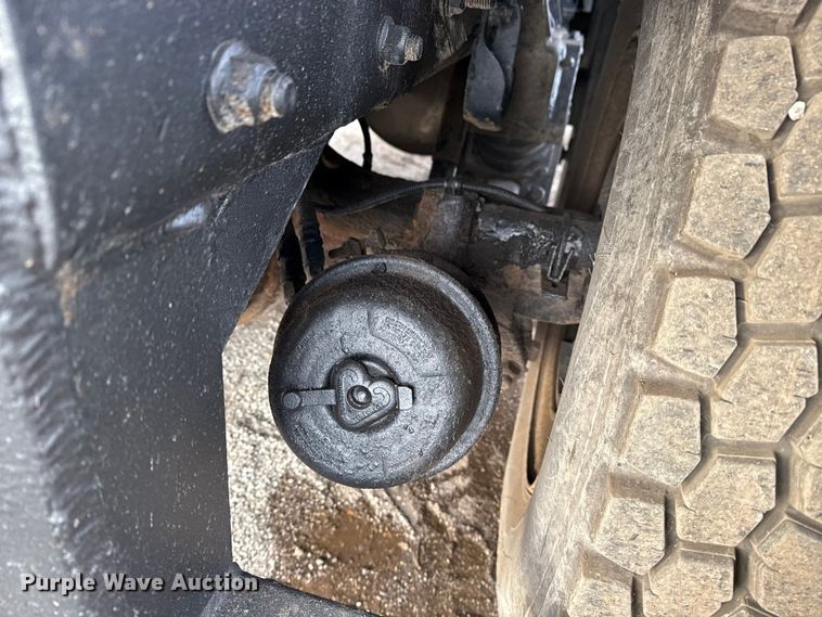 image for item EG1806 2000 Freightliner Classic dump truck