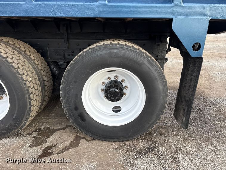 image for item EG1806 2000 Freightliner Classic dump truck