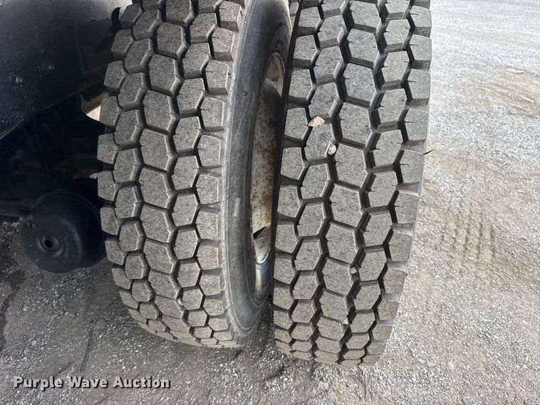 image for item EG1806 2000 Freightliner Classic dump truck