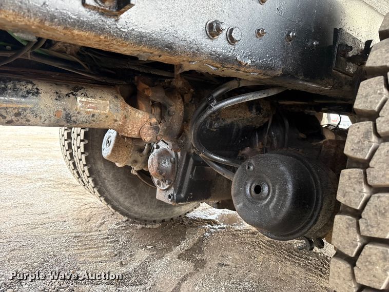 image for item EG1806 2000 Freightliner Classic dump truck