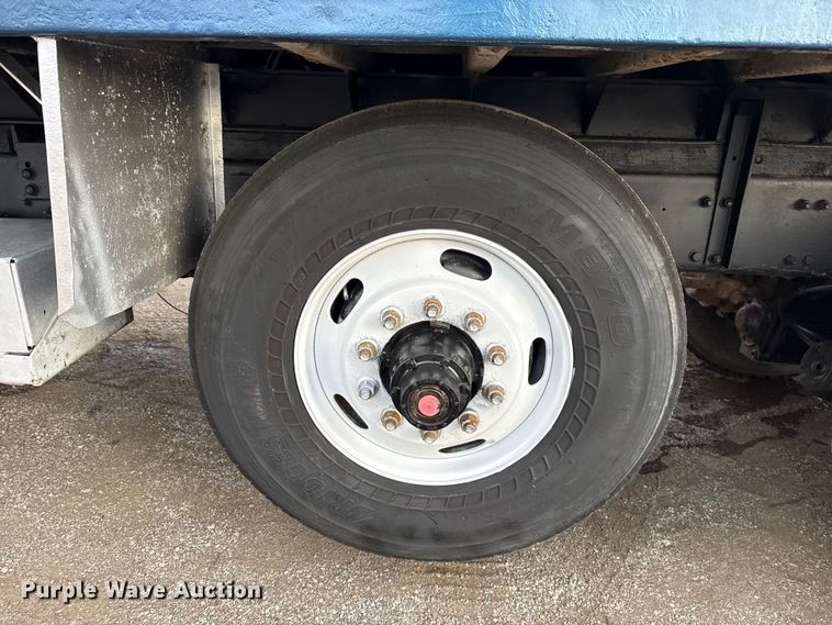 image for item EG1806 2000 Freightliner Classic dump truck