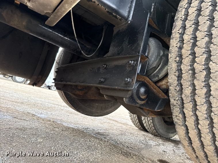 image for item EG1806 2000 Freightliner Classic dump truck