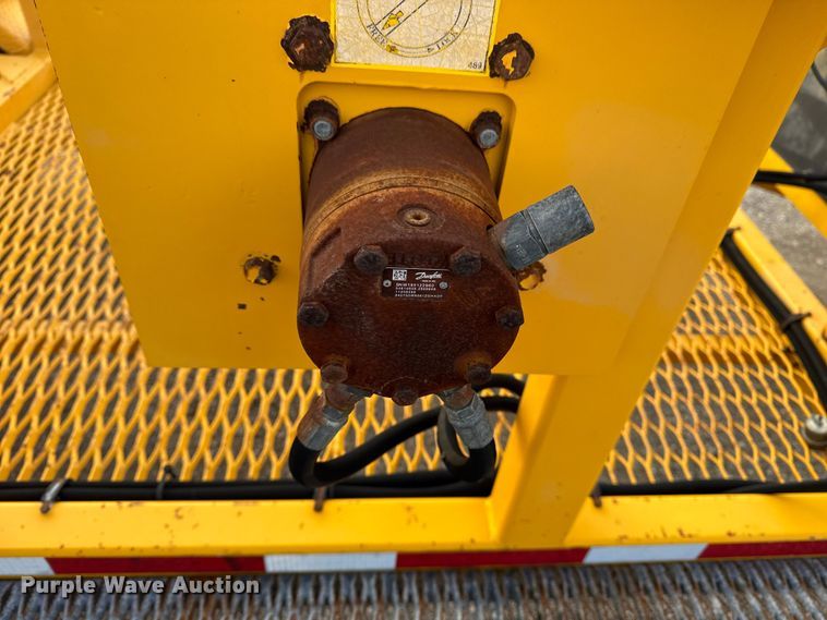 image for item EG1808 2001 TSE International RC572X48-3 reel trailer