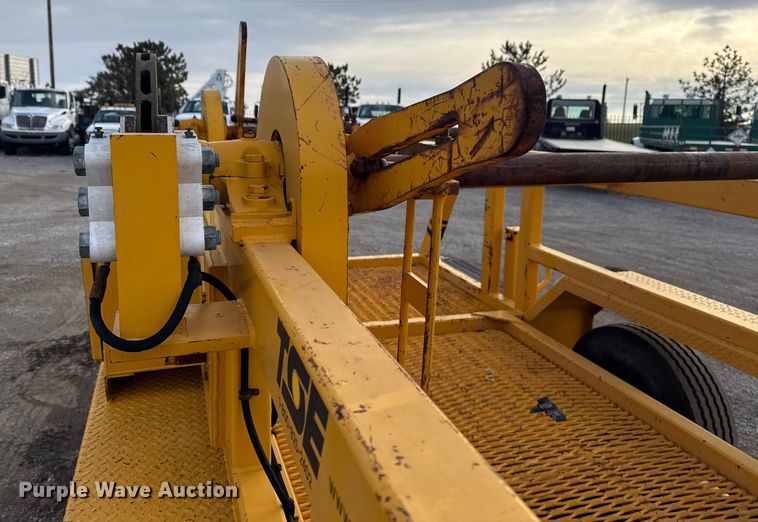 image for item EG1808 2001 TSE International RC572X48-3 reel trailer