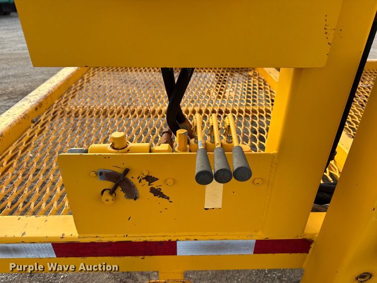 image for item EG1808 2001 TSE International RC572X48-3 reel trailer