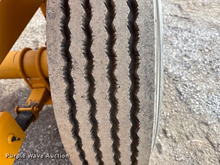 image for item EG1808 2001 TSE International RC572X48-3 reel trailer