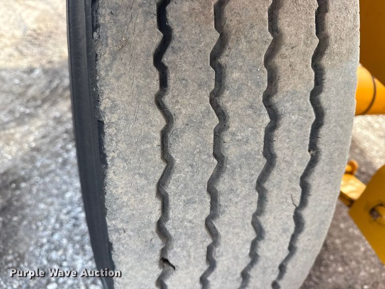 image for item EG1808 2001 TSE International RC572X48-3 reel trailer