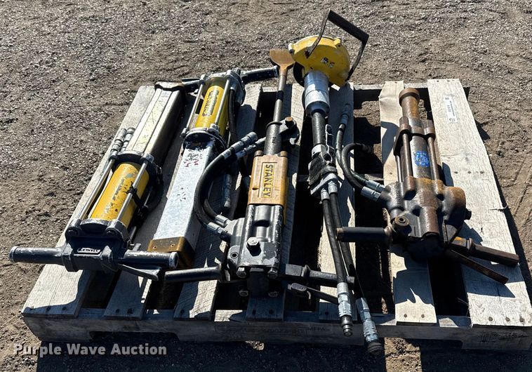 image for item EG1816 (4) jack hammers