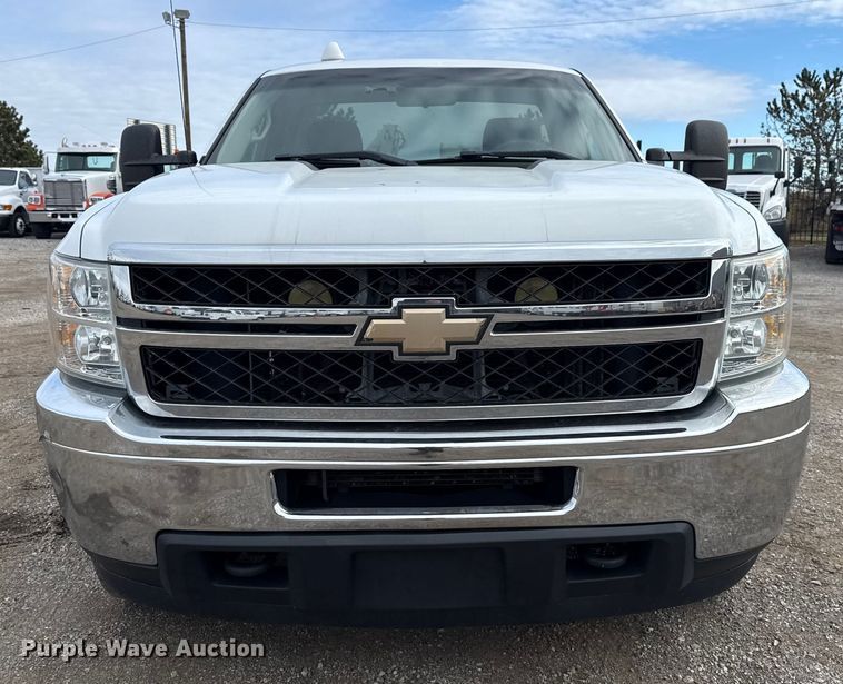 image for item EG1818 2011 Chevrolet 2500HD utility bed pickup truck