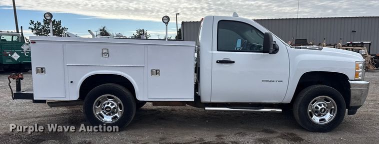 image for item EG1818 2011 Chevrolet 2500HD utility bed pickup truck
