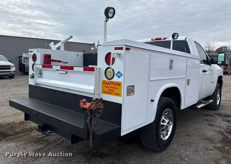 image for item EG1818 2011 Chevrolet 2500HD utility bed pickup truck