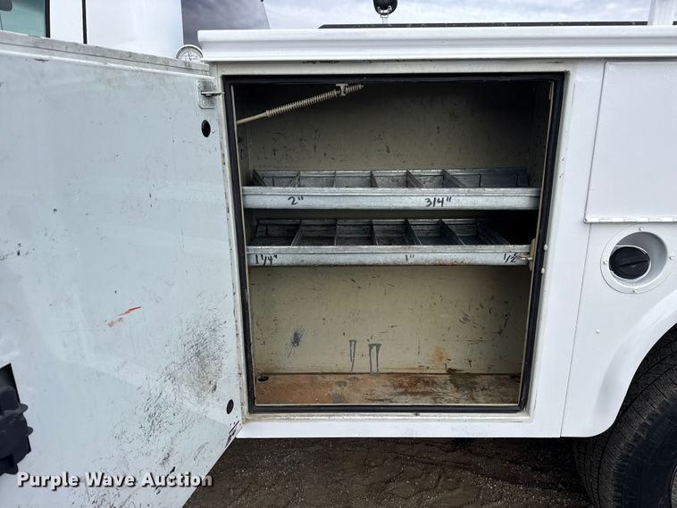 image for item EG1818 2011 Chevrolet 2500HD utility bed pickup truck