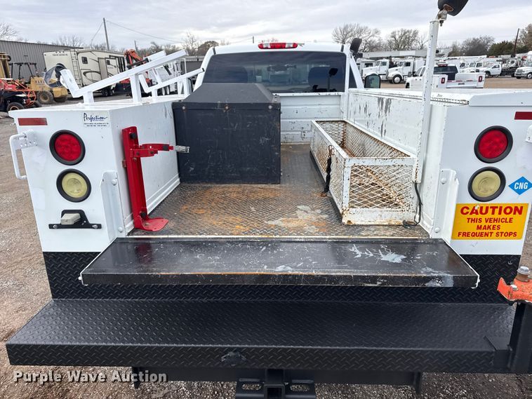 image for item EG1818 2011 Chevrolet 2500HD utility bed pickup truck