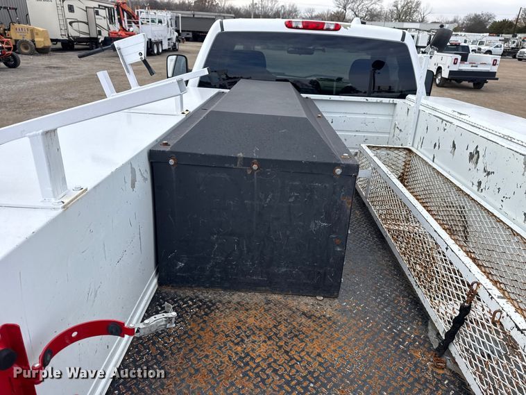 image for item EG1818 2011 Chevrolet 2500HD utility bed pickup truck