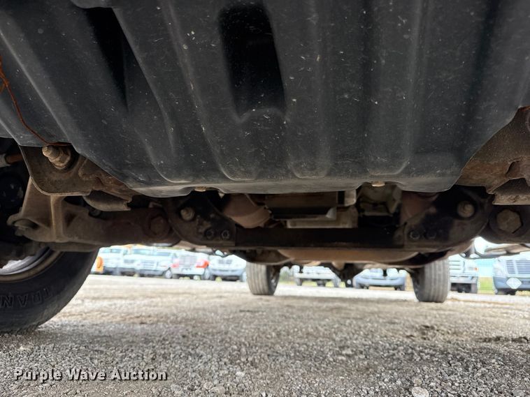 image for item EG1818 2011 Chevrolet 2500HD utility bed pickup truck