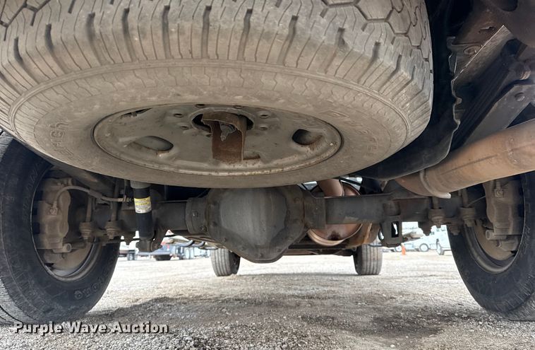 image for item EG1818 2011 Chevrolet 2500HD utility bed pickup truck