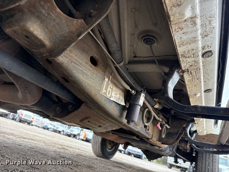 image for item EG1818 2011 Chevrolet 2500HD utility bed pickup truck