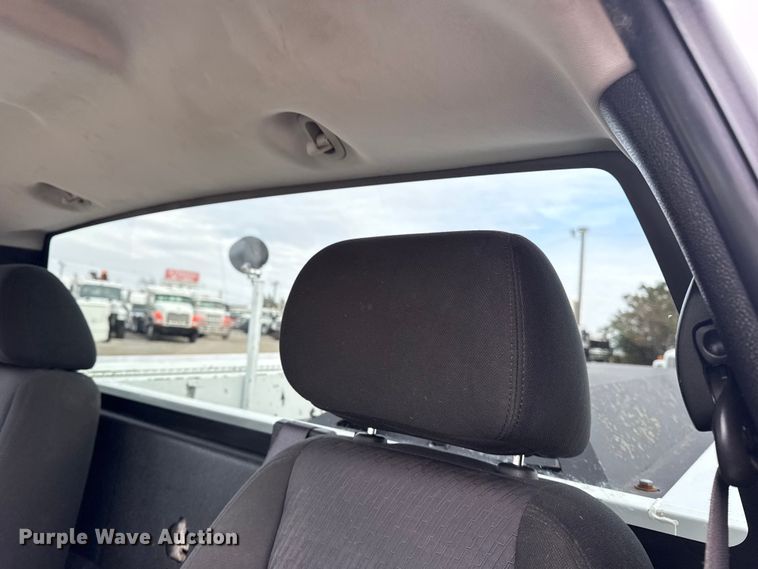 image for item EG1818 2011 Chevrolet 2500HD utility bed pickup truck