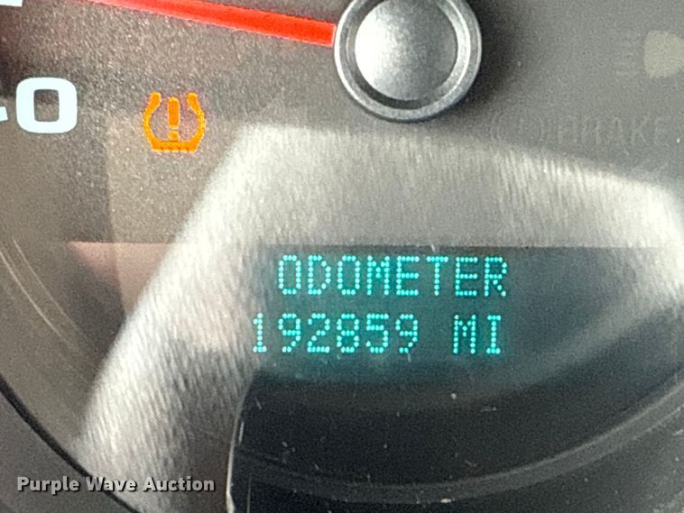 image for item EG1818 2011 Chevrolet 2500HD utility bed pickup truck