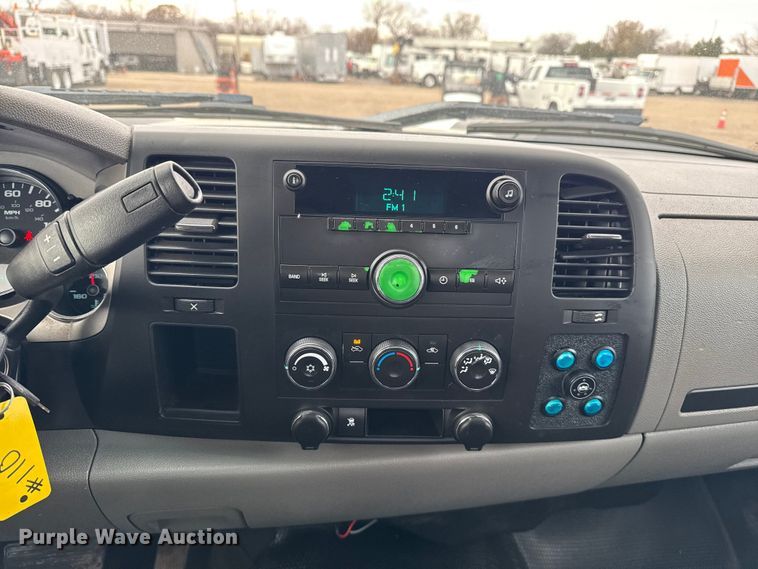 image for item EG1818 2011 Chevrolet 2500HD utility bed pickup truck