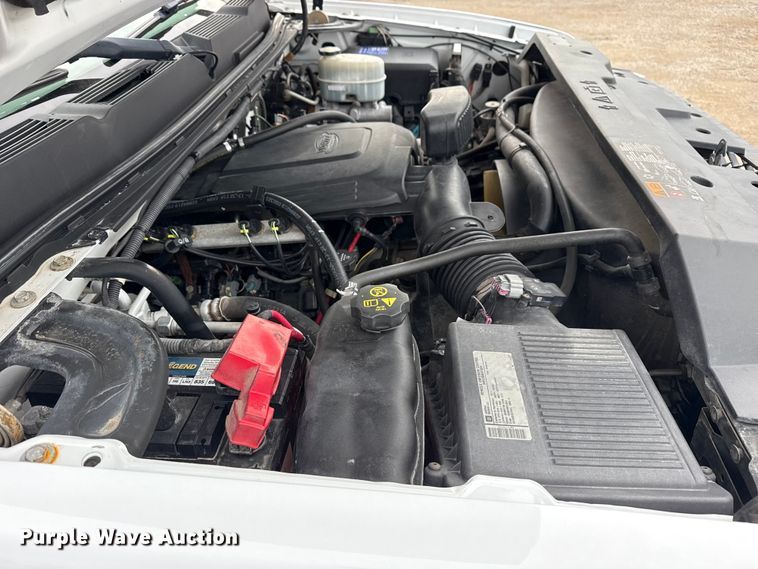 image for item EG1818 2011 Chevrolet 2500HD utility bed pickup truck