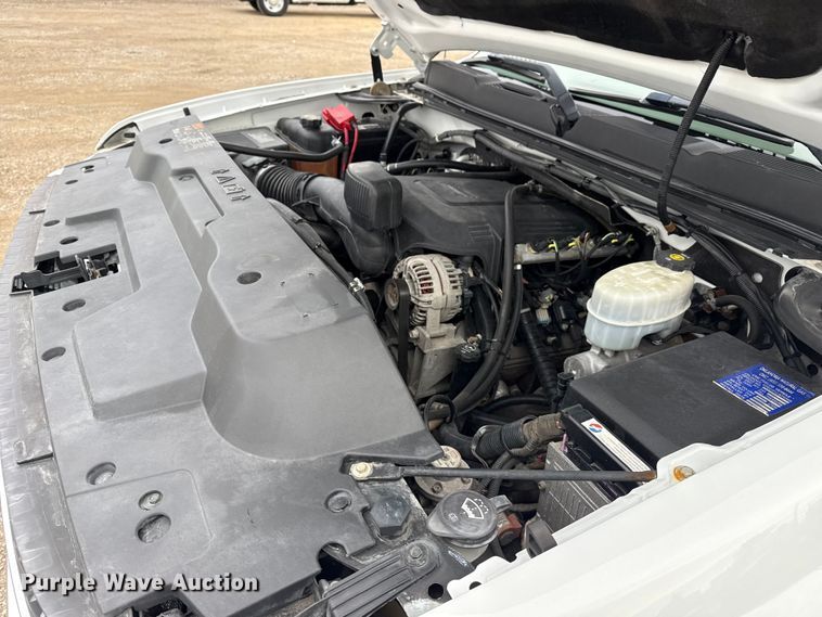 image for item EG1818 2011 Chevrolet 2500HD utility bed pickup truck