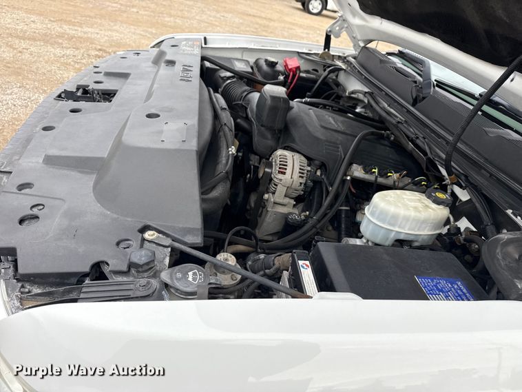 image for item EG1818 2011 Chevrolet 2500HD utility bed pickup truck