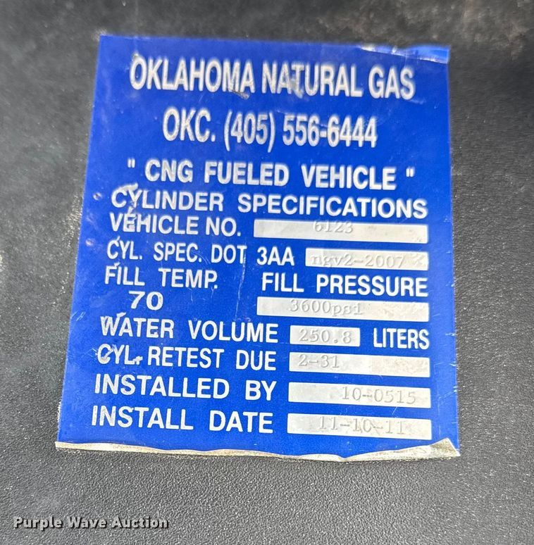 image for item EG1818 2011 Chevrolet 2500HD utility bed pickup truck