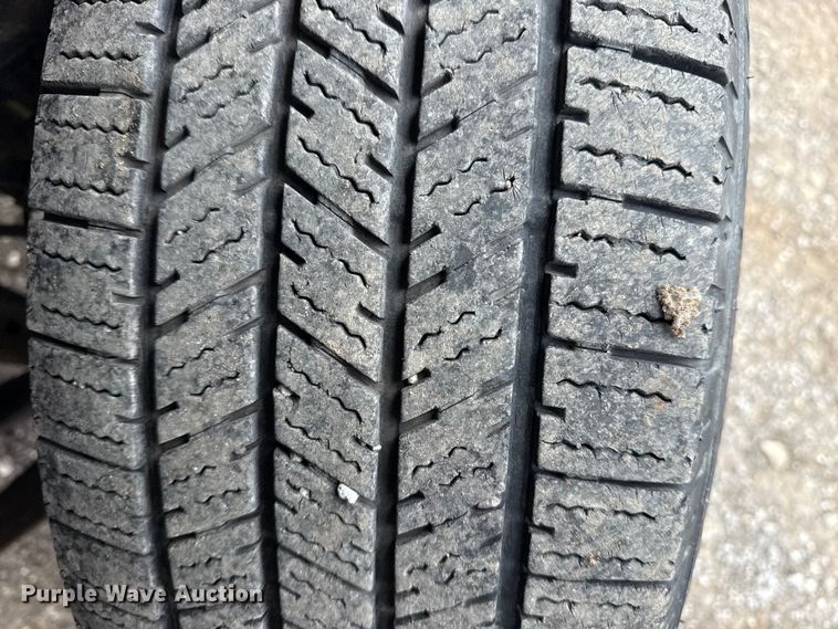 image for item EG1818 2011 Chevrolet 2500HD utility bed pickup truck