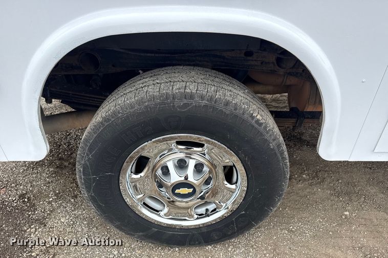 image for item EG1818 2011 Chevrolet 2500HD utility bed pickup truck