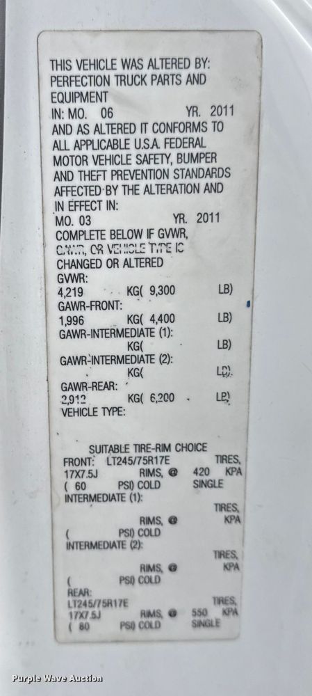 image for item EG1818 2011 Chevrolet 2500HD utility bed pickup truck