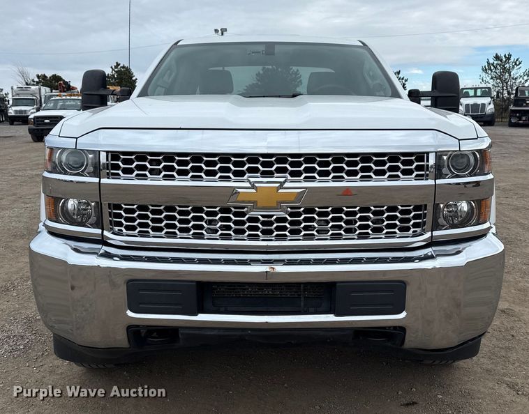 image for item EG1819 2019 Chevrolet 2500 HD Double Cab utility bed pickup truck