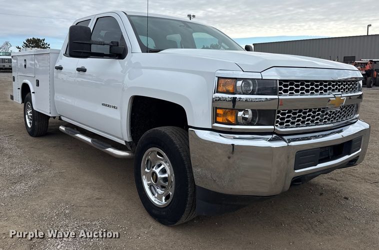 image for item EG1819 2019 Chevrolet 2500 HD Double Cab utility bed pickup truck