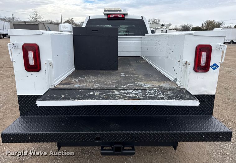 image for item EG1819 2019 Chevrolet 2500 HD Double Cab utility bed pickup truck