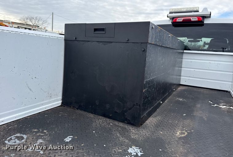 image for item EG1819 2019 Chevrolet 2500 HD Double Cab utility bed pickup truck