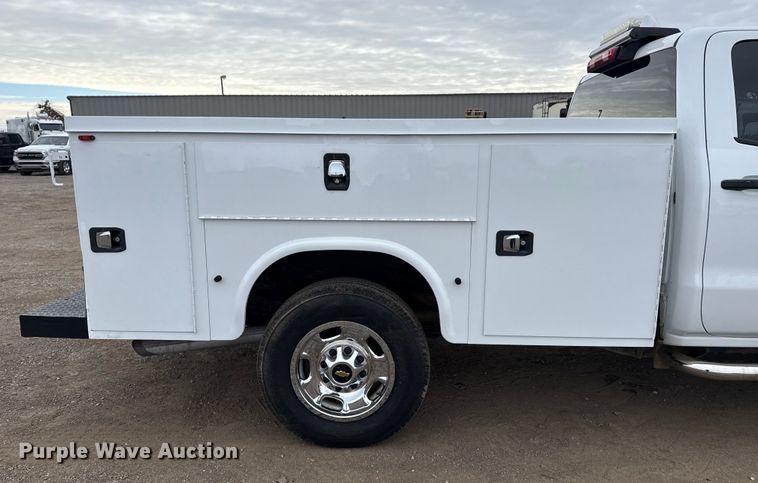 image for item EG1819 2019 Chevrolet 2500 HD Double Cab utility bed pickup truck