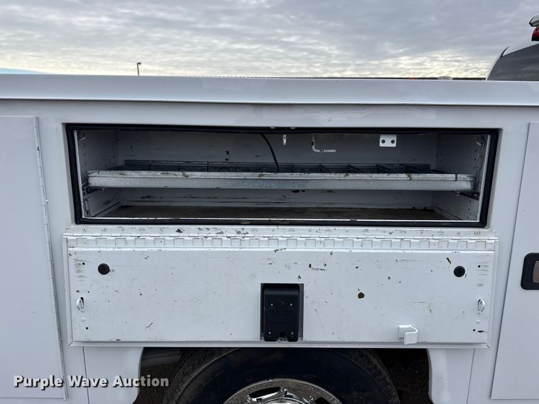 image for item EG1819 2019 Chevrolet 2500 HD Double Cab utility bed pickup truck