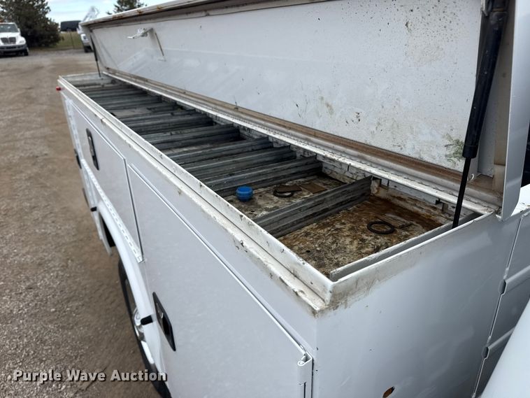 image for item EG1819 2019 Chevrolet 2500 HD Double Cab utility bed pickup truck