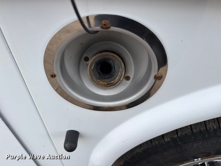 image for item EG1819 2019 Chevrolet 2500 HD Double Cab utility bed pickup truck