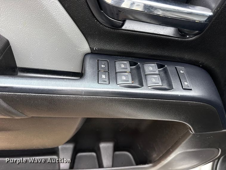 image for item EG1819 2019 Chevrolet 2500 HD Double Cab utility bed pickup truck