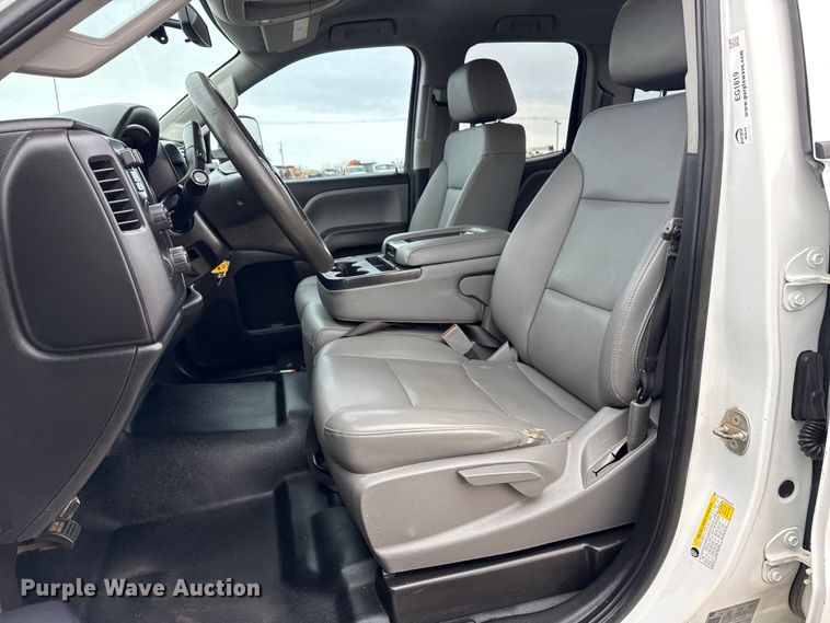 image for item EG1819 2019 Chevrolet 2500 HD Double Cab utility bed pickup truck