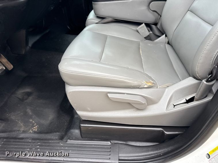 image for item EG1819 2019 Chevrolet 2500 HD Double Cab utility bed pickup truck