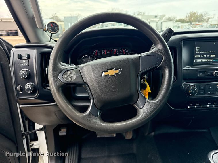 image for item EG1819 2019 Chevrolet 2500 HD Double Cab utility bed pickup truck